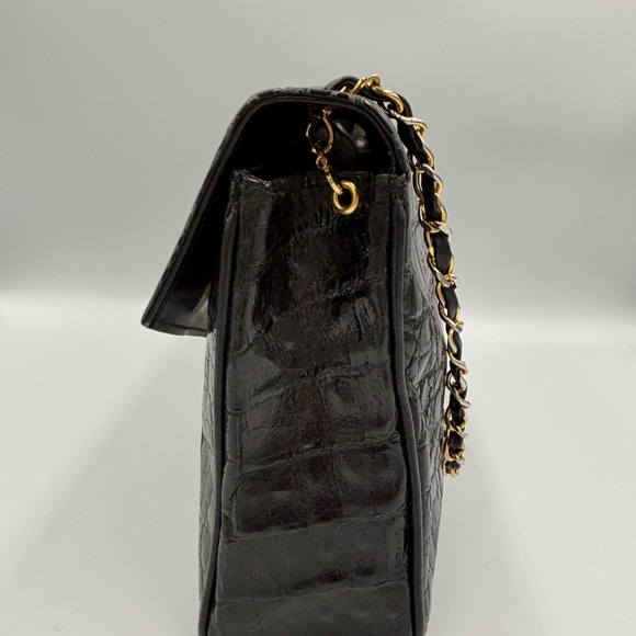 Authentic vintage Chanel Alligator Flap Bag - Picture 3 of 16